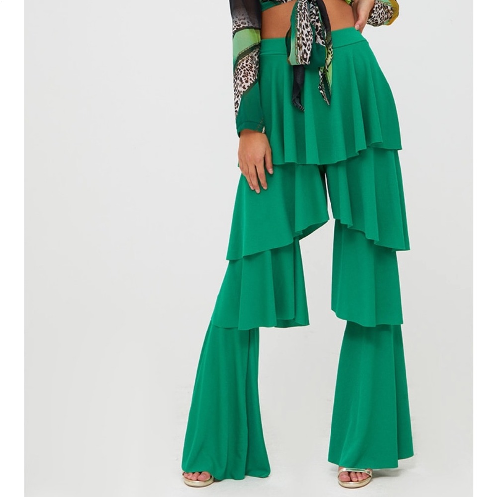 PrettyLittleThing / Green Tiered Trousers / NWT